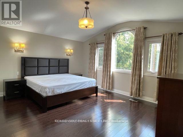 2 Edinburgh Drive, Richmond Hill, Ontario  L4B 1W4 - Photo 19 - N12629526