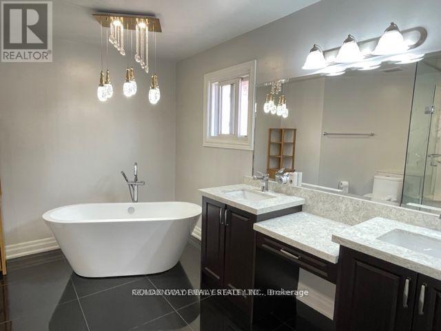 2 Edinburgh Drive, Richmond Hill, Ontario  L4B 1W4 - Photo 20 - N12629526