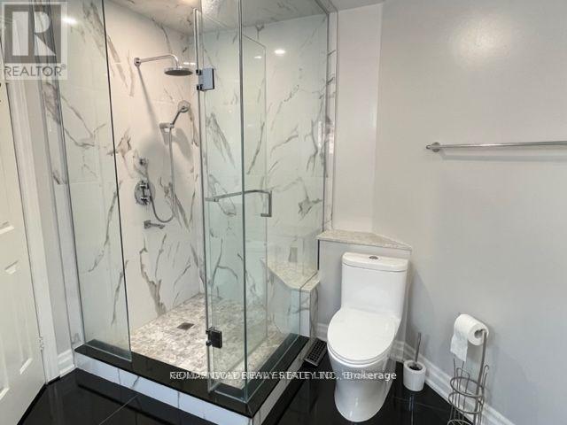 2 Edinburgh Drive, Richmond Hill, Ontario  L4B 1W4 - Photo 21 - N12629526