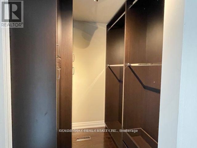 2 Edinburgh Drive, Richmond Hill, Ontario  L4B 1W4 - Photo 22 - N12629526