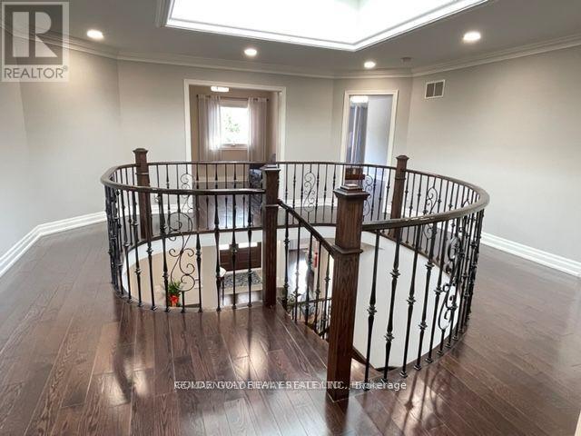 2 Edinburgh Drive, Richmond Hill, Ontario  L4B 1W4 - Photo 26 - N12629526