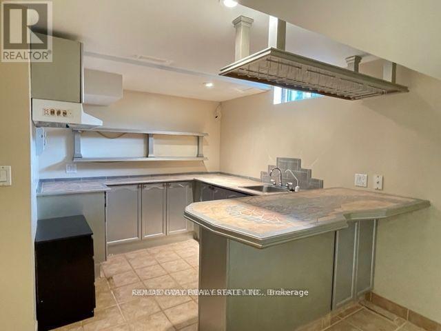 2 Edinburgh Drive, Richmond Hill, Ontario  L4B 1W4 - Photo 27 - N12629526