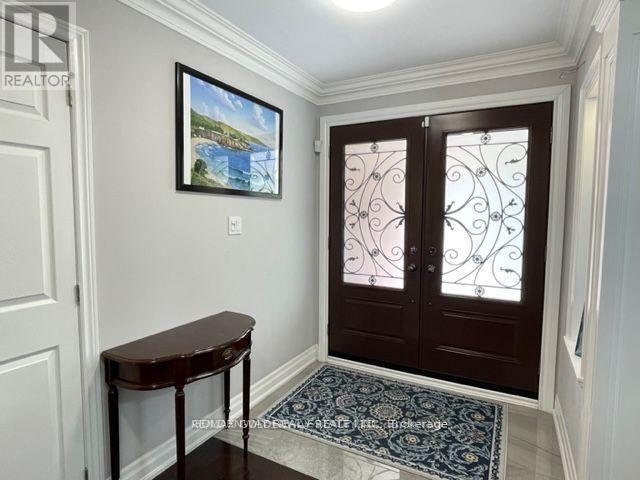 2 Edinburgh Drive, Richmond Hill, Ontario  L4B 1W4 - Photo 5 - N12629526