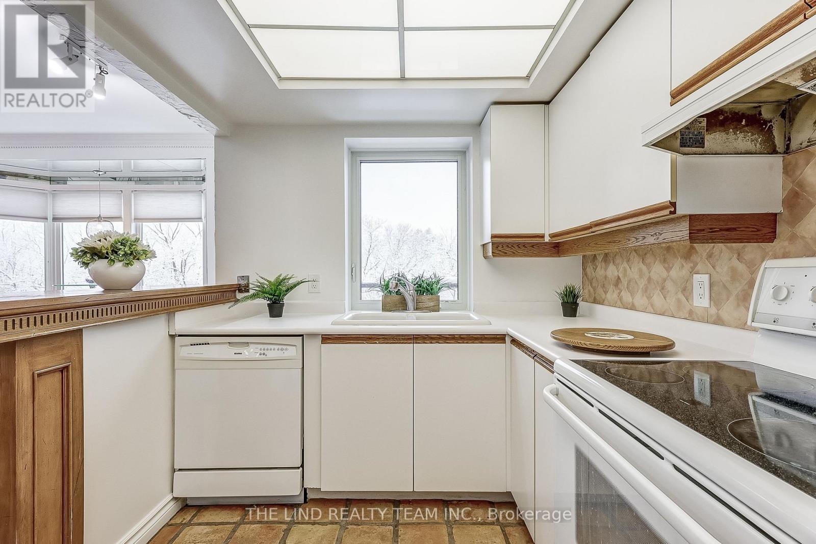 301 - 21 George Street, Aurora, Ontario  L4G 2S1 - Photo 10 - N12629540