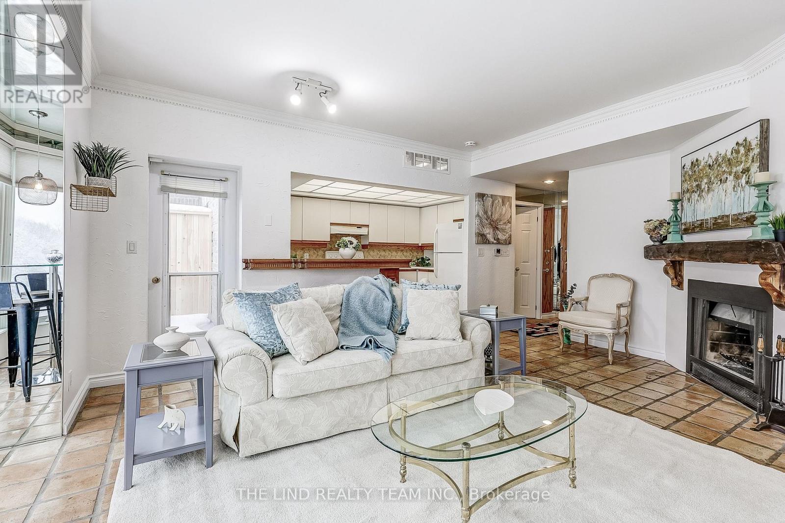 301 - 21 George Street, Aurora, Ontario  L4G 2S1 - Photo 17 - N12629540