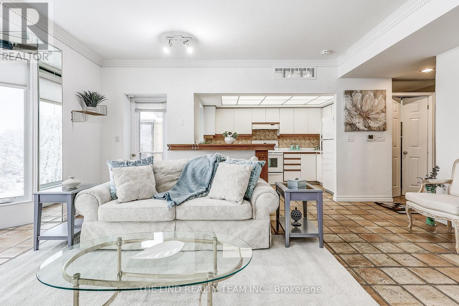 301 - 21 George Street, Aurora, Ontario  L4G 2S1 - Photo 18 - N12629540