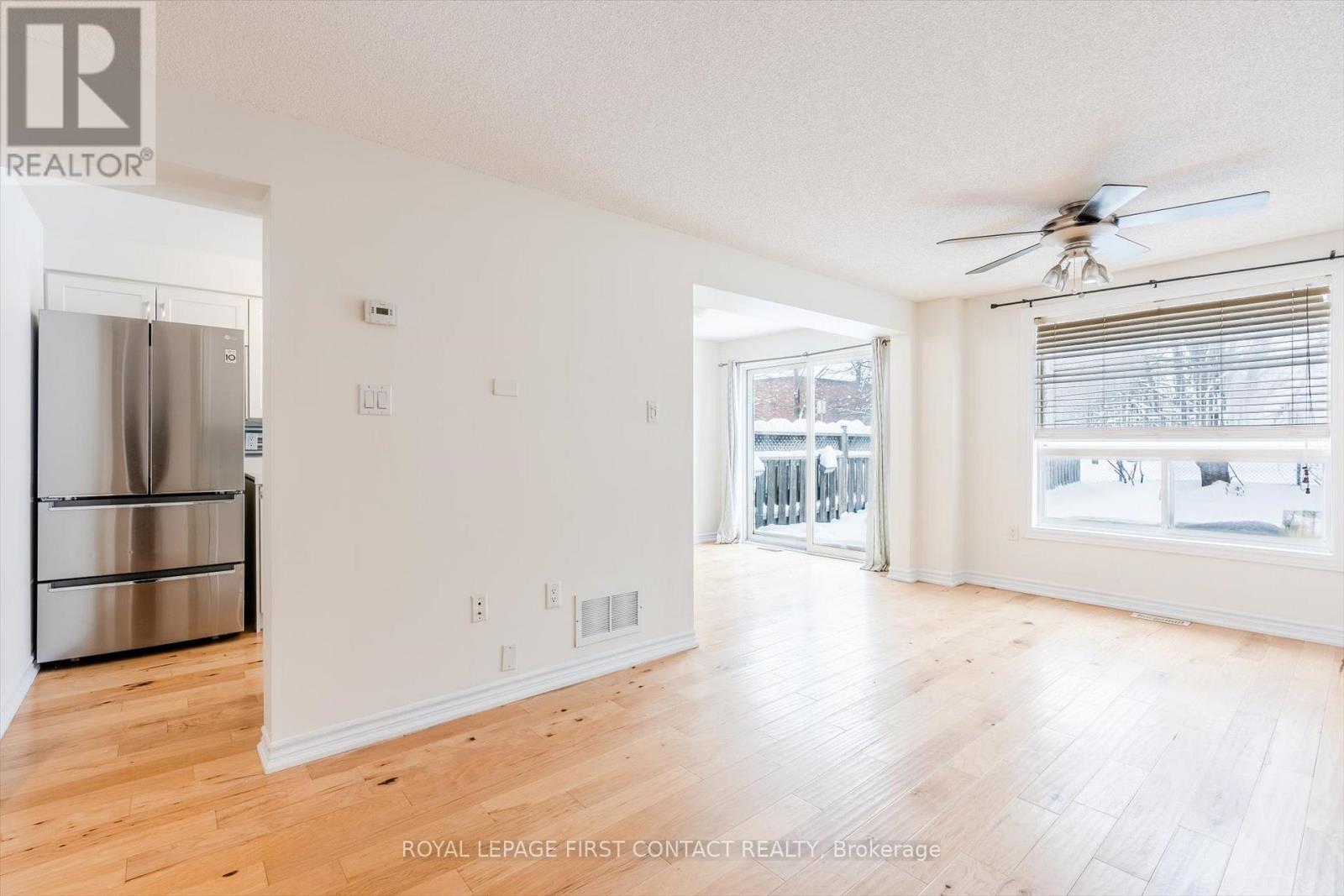 269 Dunsmore Lane, Barrie, Ontario  L4M 7A7 - Photo 10 - S12629416