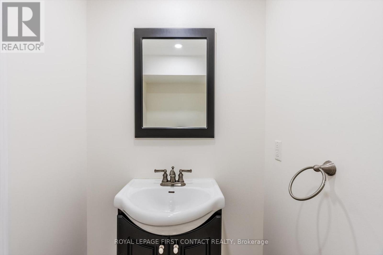 269 Dunsmore Lane, Barrie, Ontario  L4M 7A7 - Photo 11 - S12629416