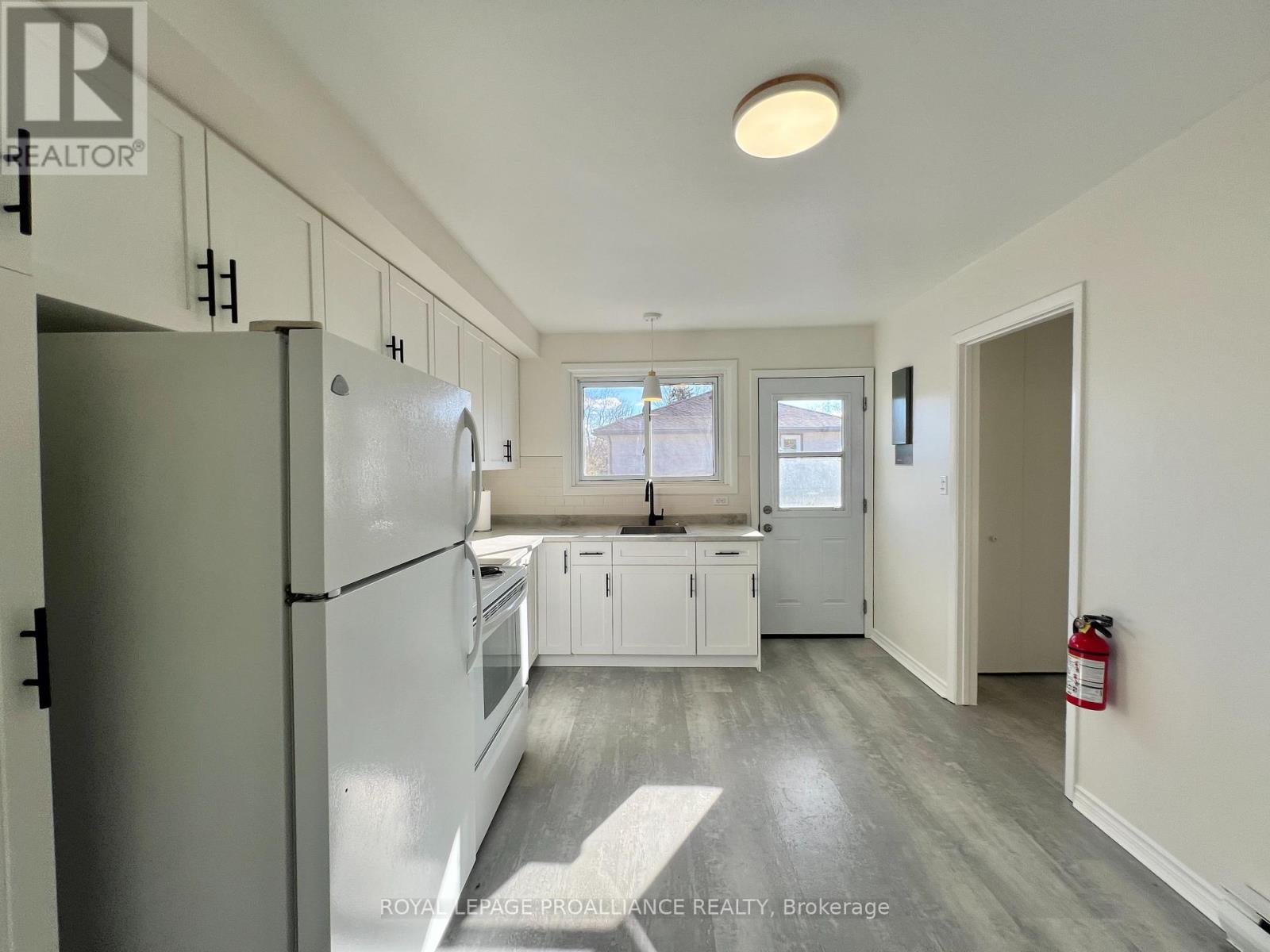 3 - 3 Glenarden Crescent, Belleville, Ontario  K8P 2B9 - Photo 4 - X12629614