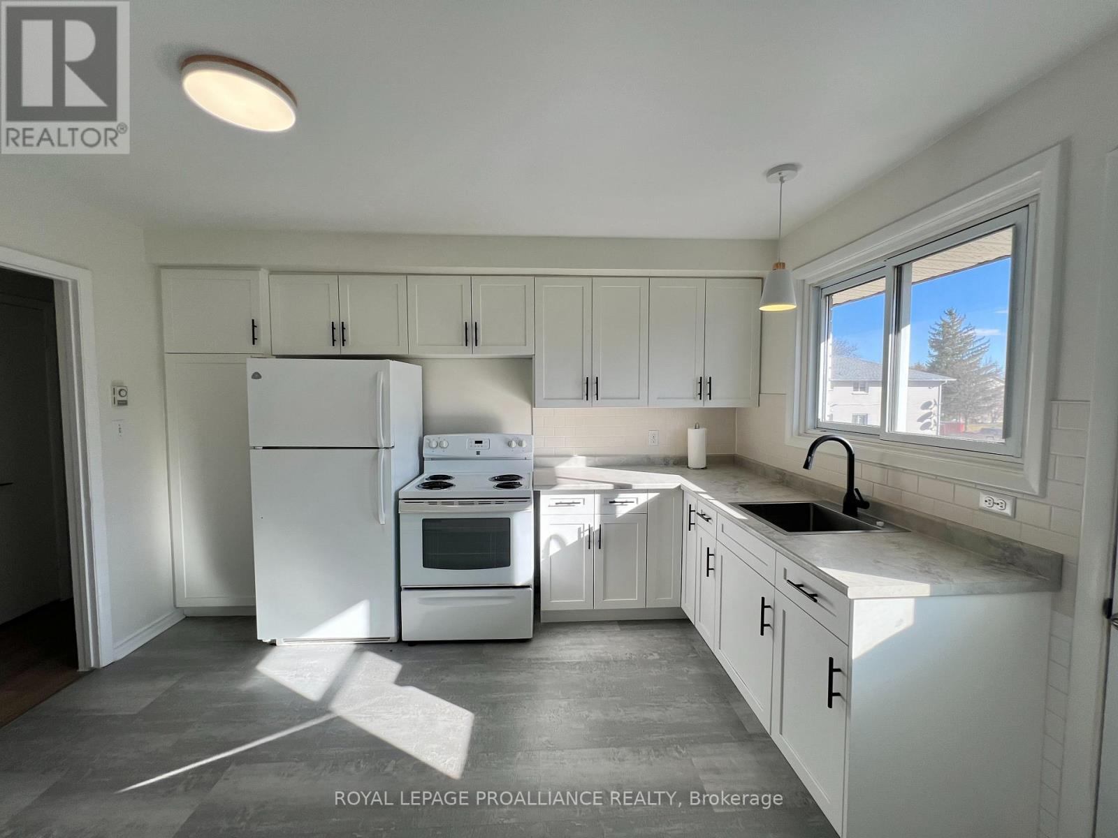 3 - 3 Glenarden Crescent, Belleville, Ontario  K8P 2B9 - Photo 6 - X12629614