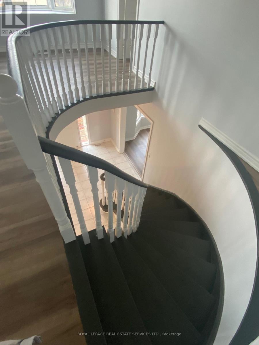 104 Inverhuron Trail, Oakville, Ontario  L6H 5Z4 - Photo 10 - W12629394