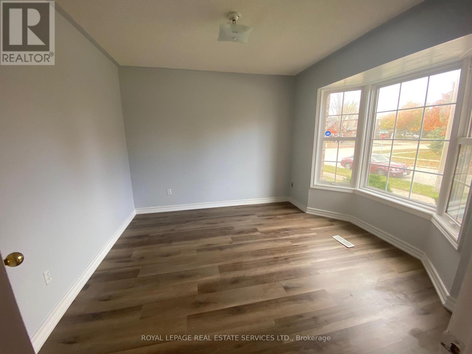 104 Inverhuron Trail, Oakville, Ontario  L6H 5Z4 - Photo 4 - W12629394