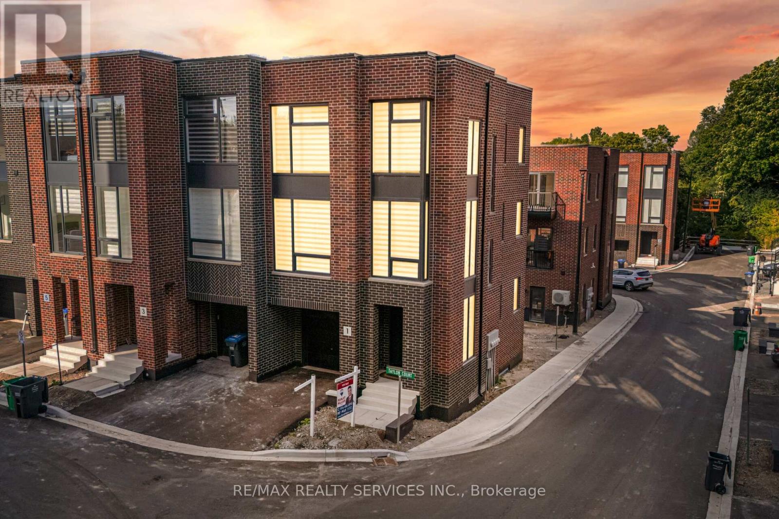 1 TAYLOR COURT, Caledon, Ontario