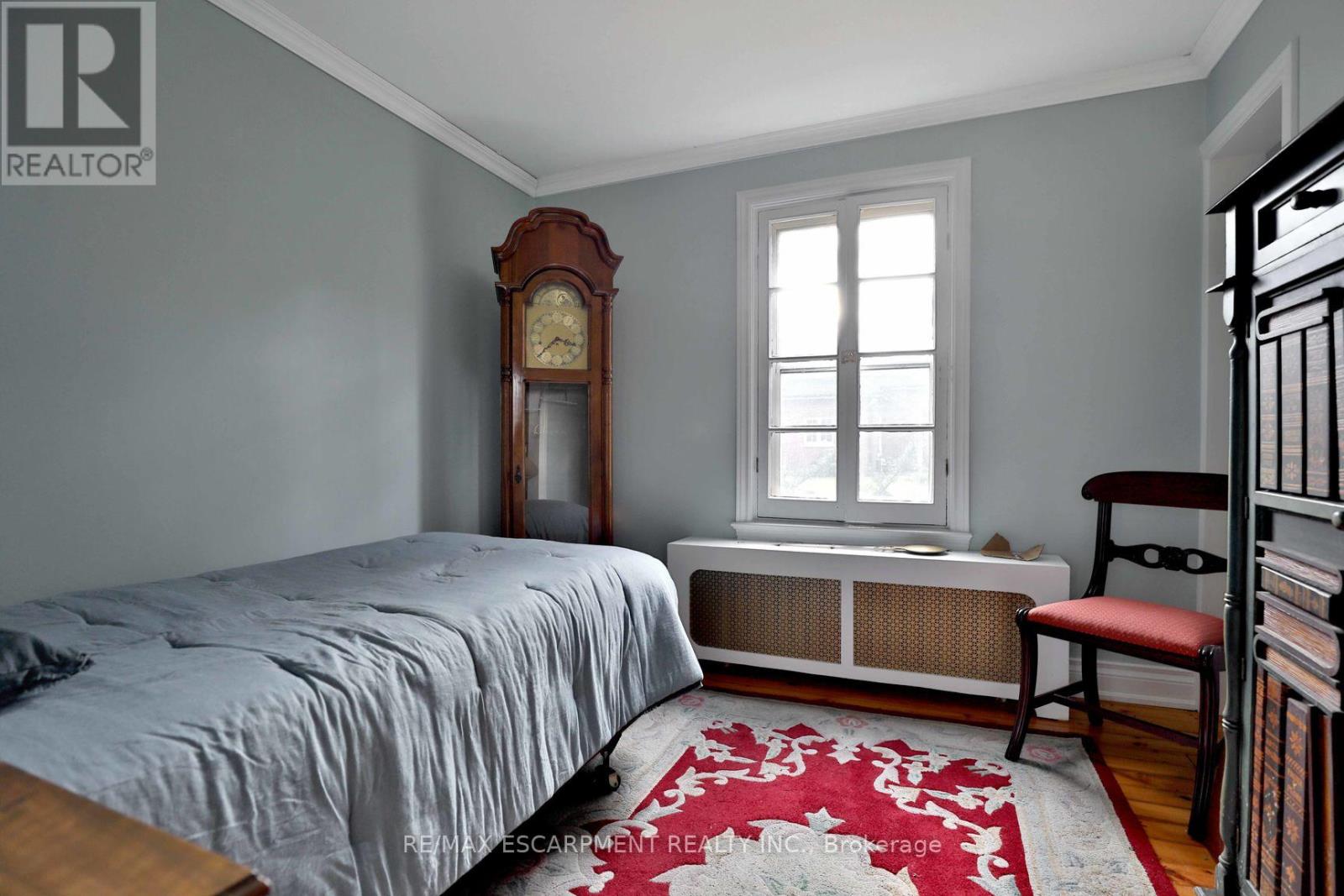 Cottage - 243 Shoreacres Road, Burlington (Shoreacres), Ontario  L7L 2H3 - Photo 13 - W12629422