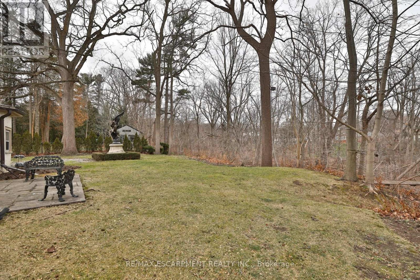 Cottage - 243 Shoreacres Road, Burlington (Shoreacres), Ontario  L7L 2H3 - Photo 19 - W12629422