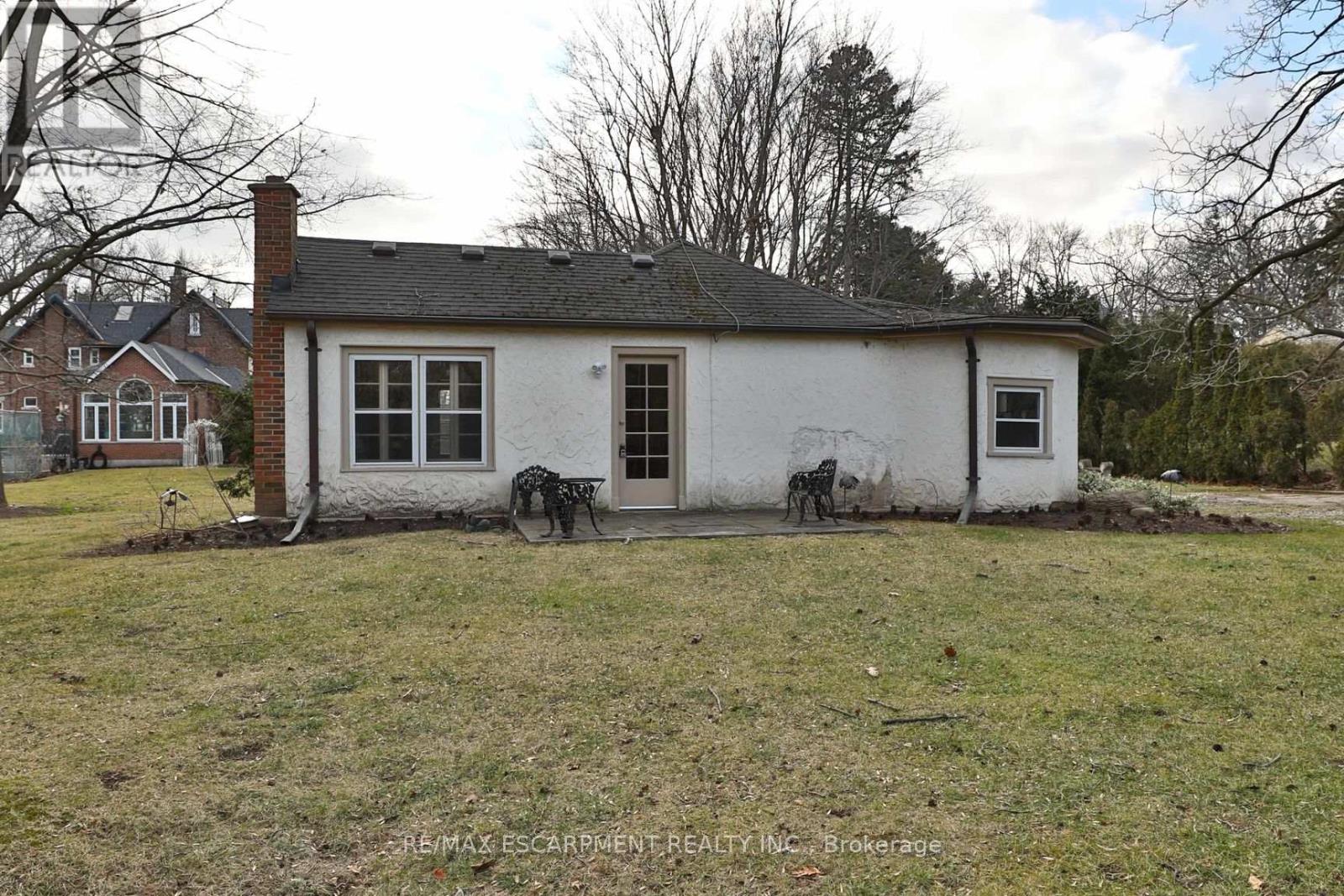 Cottage - 243 Shoreacres Road, Burlington (Shoreacres), Ontario  L7L 2H3 - Photo 20 - W12629422