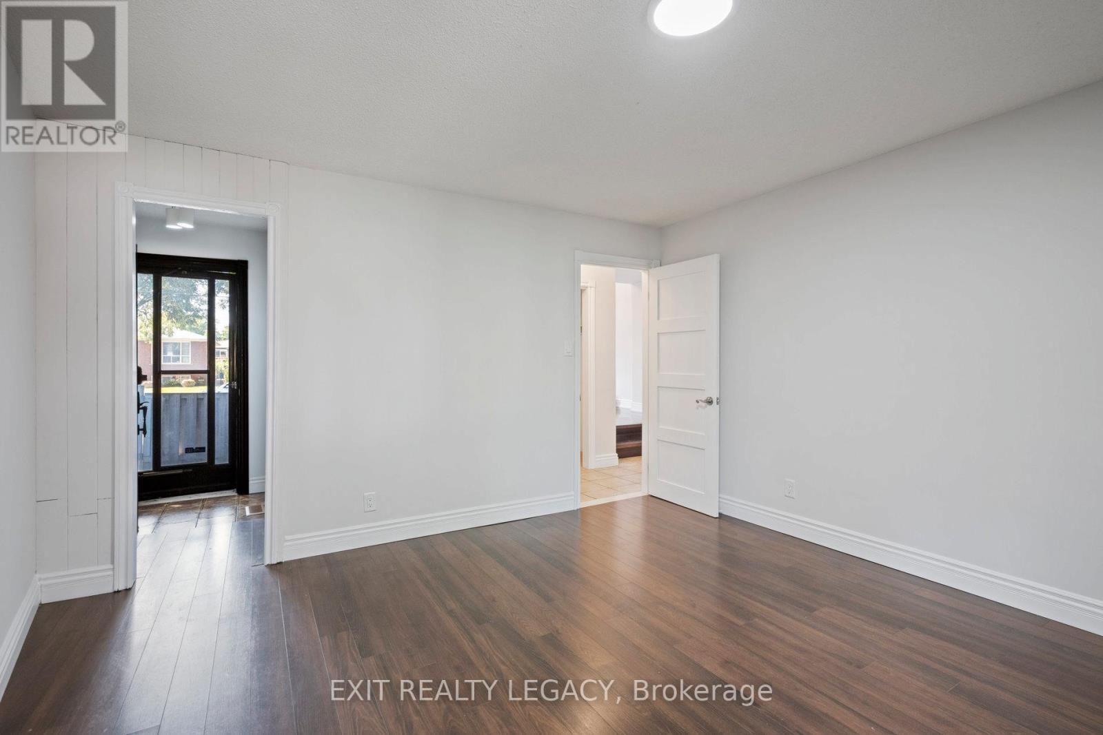 6 Muir Avenue, Toronto, Ontario  M9L 1H3 - Photo 10 - W12629424