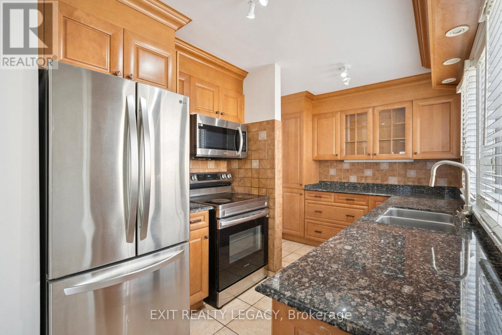 6 Muir Avenue, Toronto, Ontario  M9L 1H3 - Photo 12 - W12629424