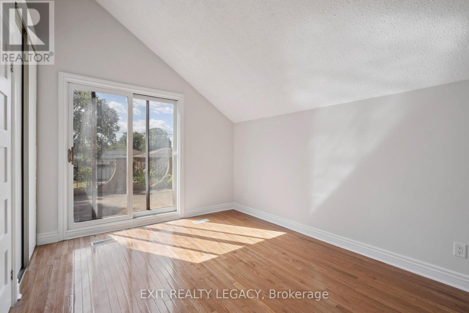 6 Muir Avenue, Toronto, Ontario  M9L 1H3 - Photo 30 - W12629424