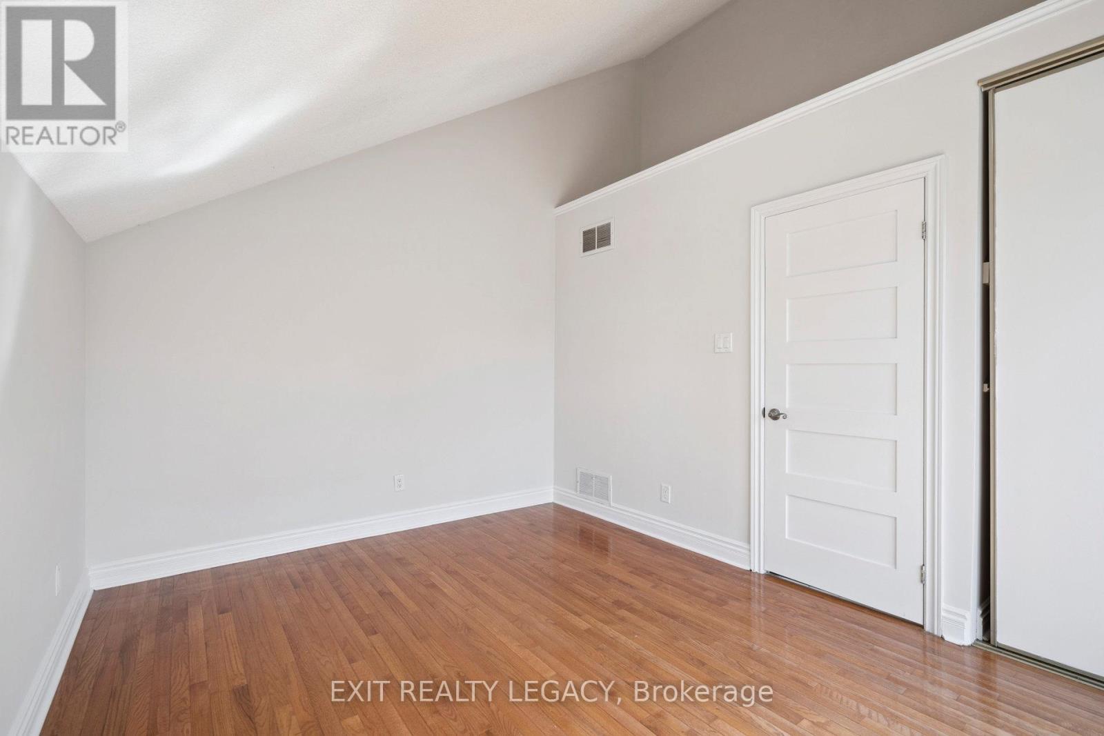 6 Muir Avenue, Toronto, Ontario  M9L 1H3 - Photo 31 - W12629424