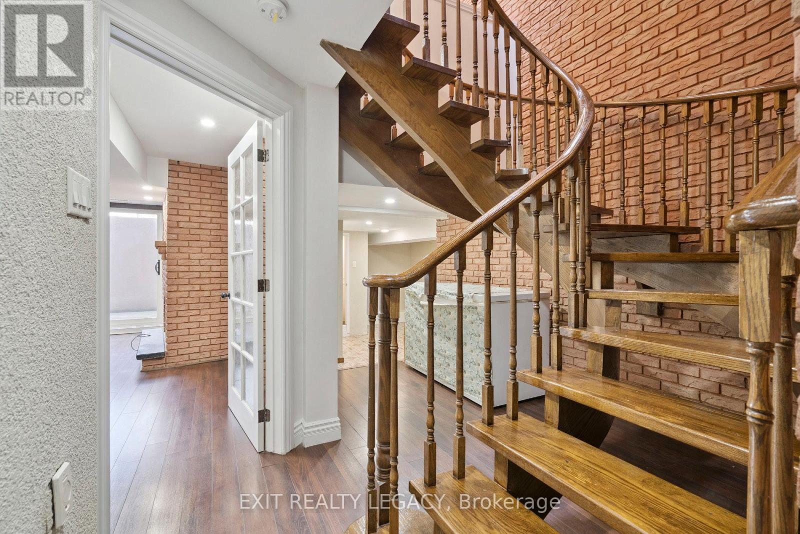 6 Muir Avenue, Toronto, Ontario  M9L 1H3 - Photo 34 - W12629424