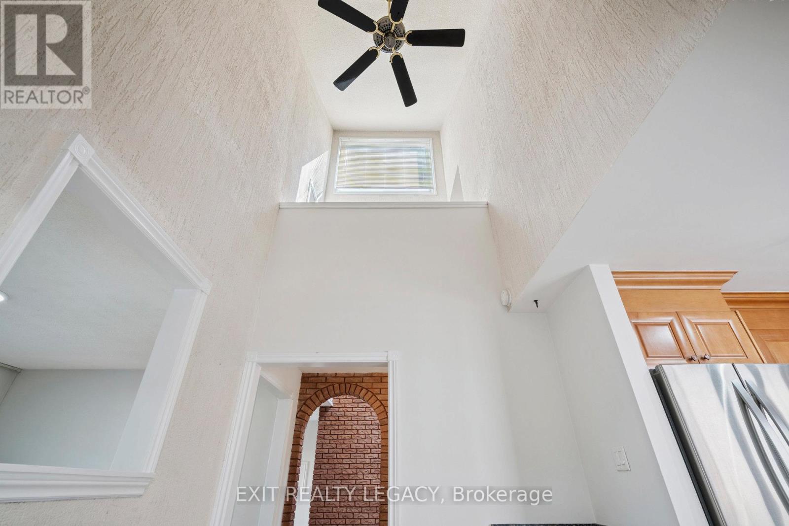 6 Muir Avenue, Toronto, Ontario  M9L 1H3 - Photo 5 - W12629424