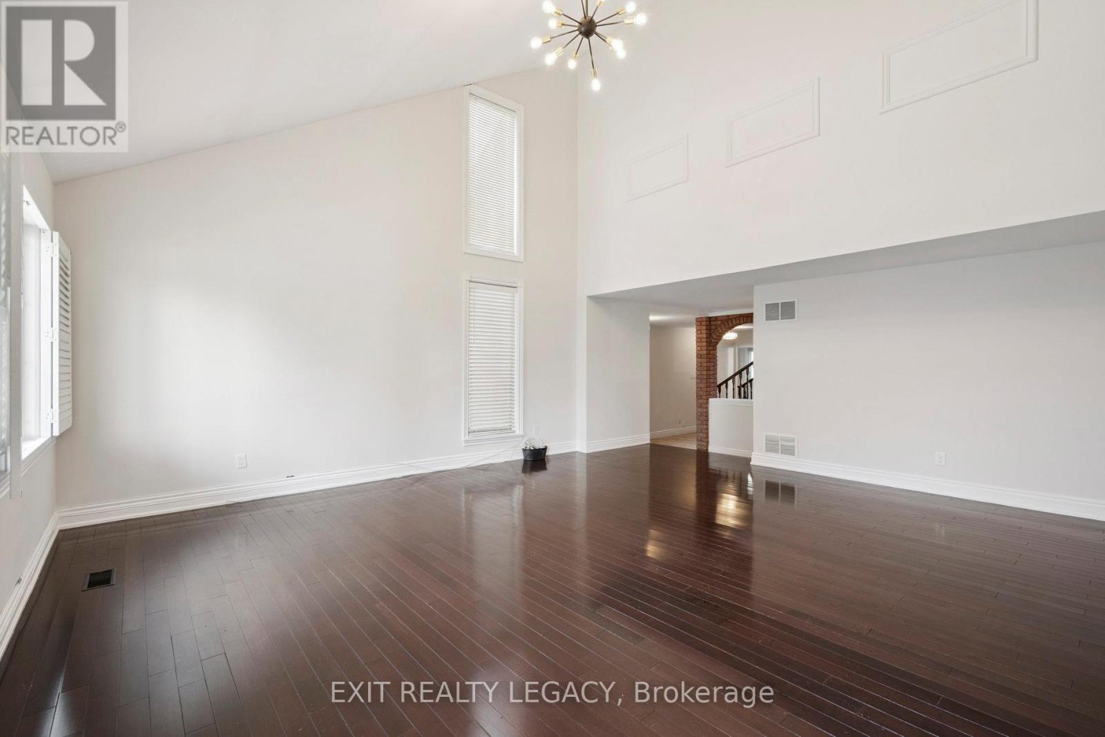 6 Muir Avenue, Toronto, Ontario  M9L 1H3 - Photo 7 - W12629424