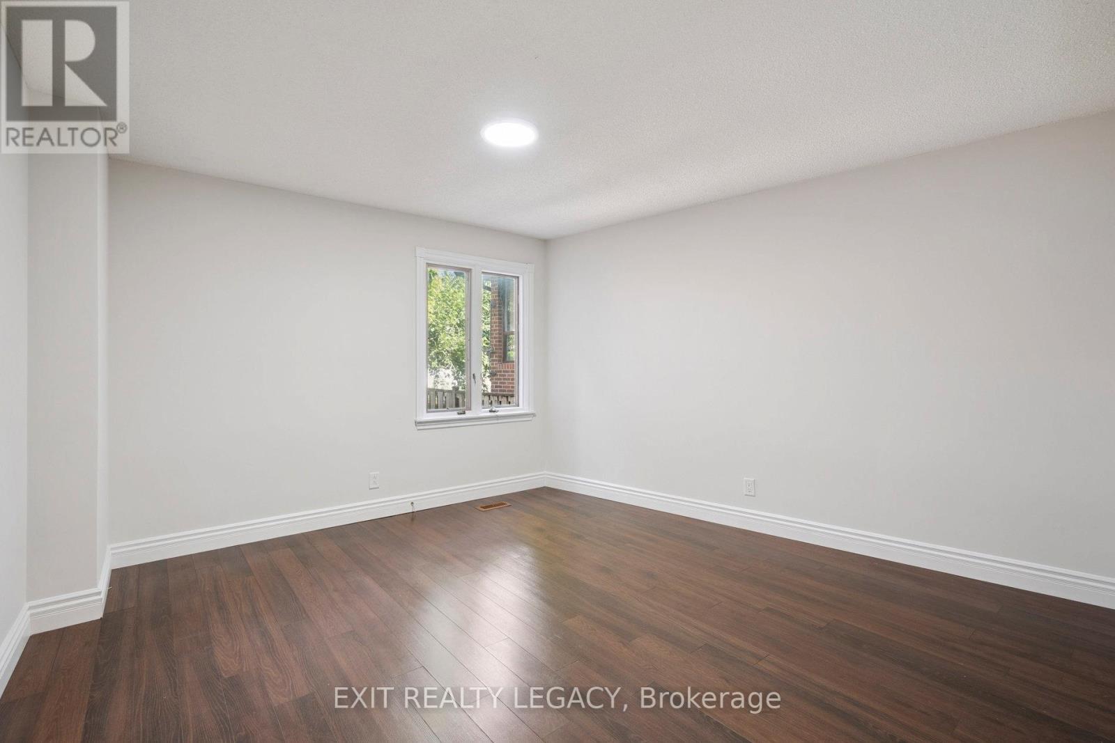 6 Muir Avenue, Toronto, Ontario  M9L 1H3 - Photo 8 - W12629424