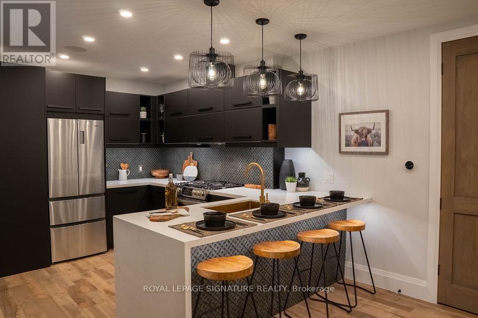 MAIN - 166 OAKMOUNT ROAD, Toronto, Ontario