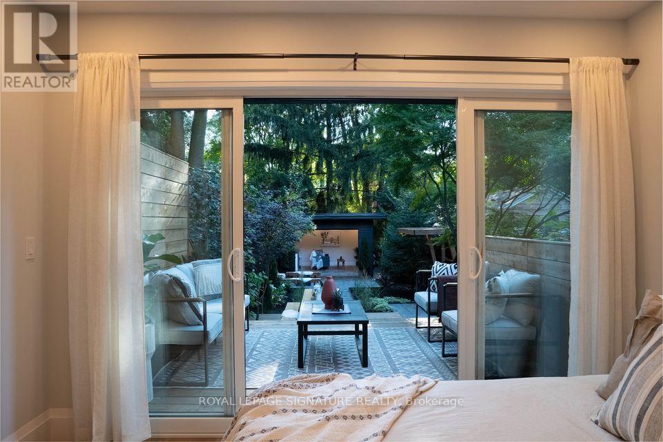 Main - 166 Oakmount Road, Toronto, Ontario  M6P 2M9 - Photo 11 - W12629448