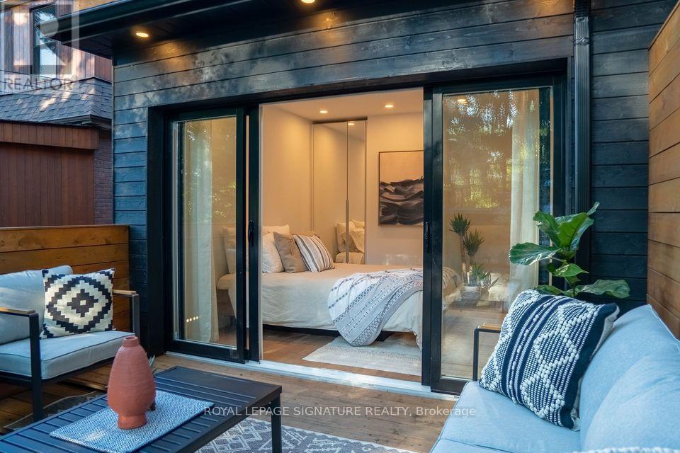 Main - 166 Oakmount Road, Toronto, Ontario  M6P 2M9 - Photo 13 - W12629448