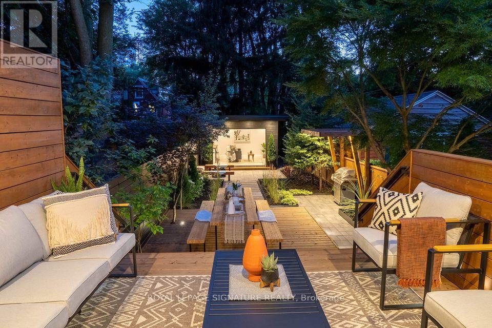 Main - 166 Oakmount Road, Toronto, Ontario  M6P 2M9 - Photo 14 - W12629448