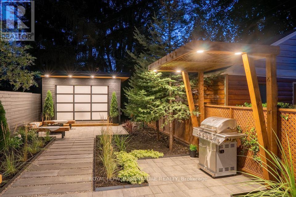 Main - 166 Oakmount Road, Toronto, Ontario  M6P 2M9 - Photo 16 - W12629448