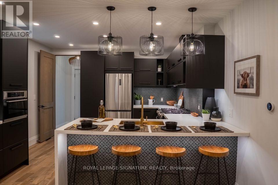 Main - 166 Oakmount Road, Toronto, Ontario  M6P 2M9 - Photo 2 - W12629448