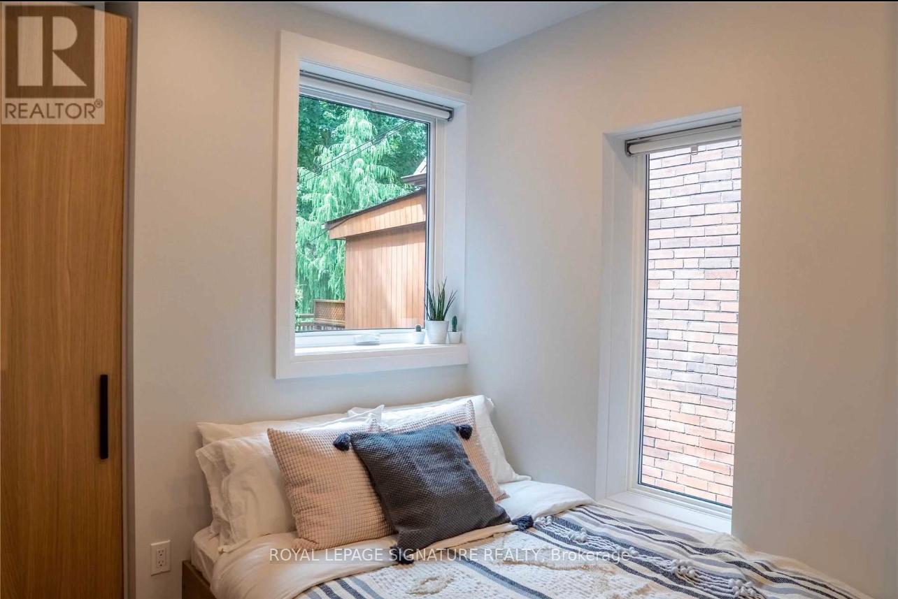 Main - 166 Oakmount Road, Toronto, Ontario  M6P 2M9 - Photo 20 - W12629448