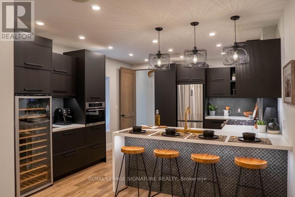 Main - 166 Oakmount Road, Toronto, Ontario  M6P 2M9 - Photo 3 - W12629448