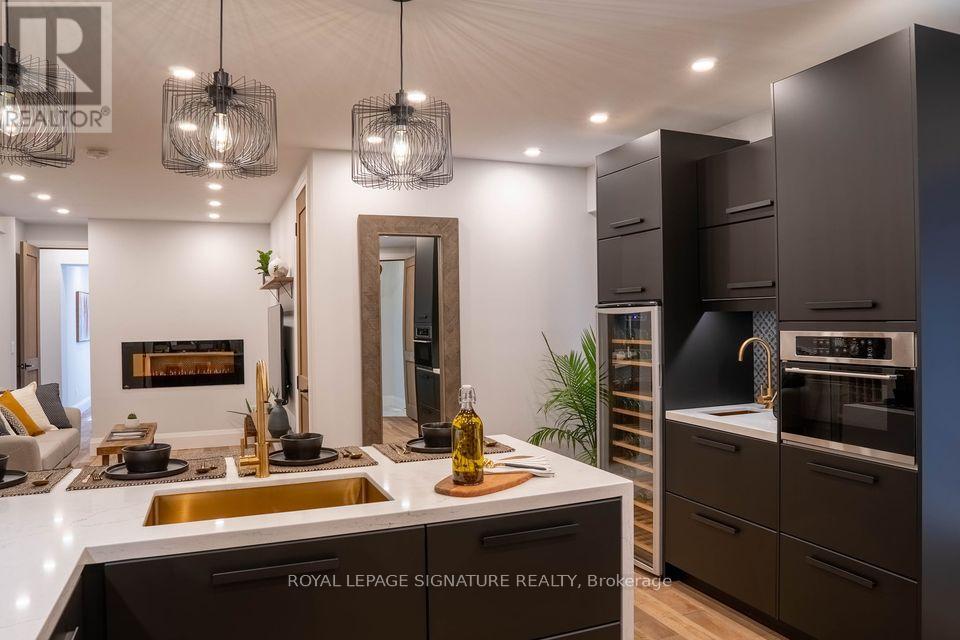 Main - 166 Oakmount Road, Toronto, Ontario  M6P 2M9 - Photo 5 - W12629448