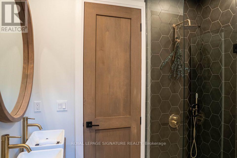 Main - 166 Oakmount Road, Toronto, Ontario  M6P 2M9 - Photo 9 - W12629448