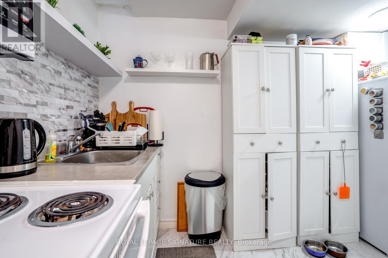 Lower - 48 Lawndale Crescent, Brampton, Ontario  L6S 3L4 - Photo 8 - W12629454