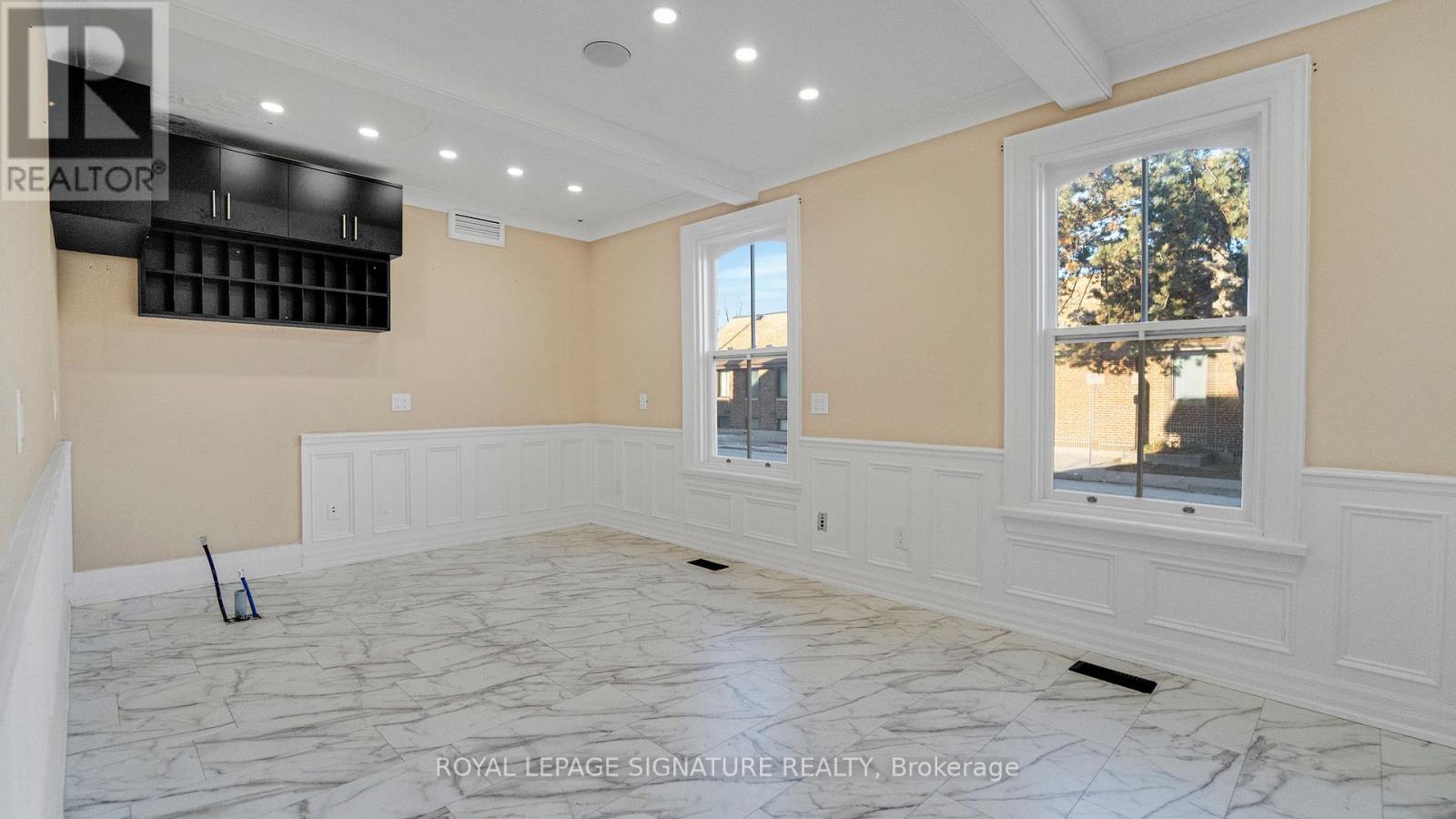 140 Trafalgar Road, Oakville (Oo Old Oakville), Ontario  L6J 3G5 - Photo 10 - W12629516