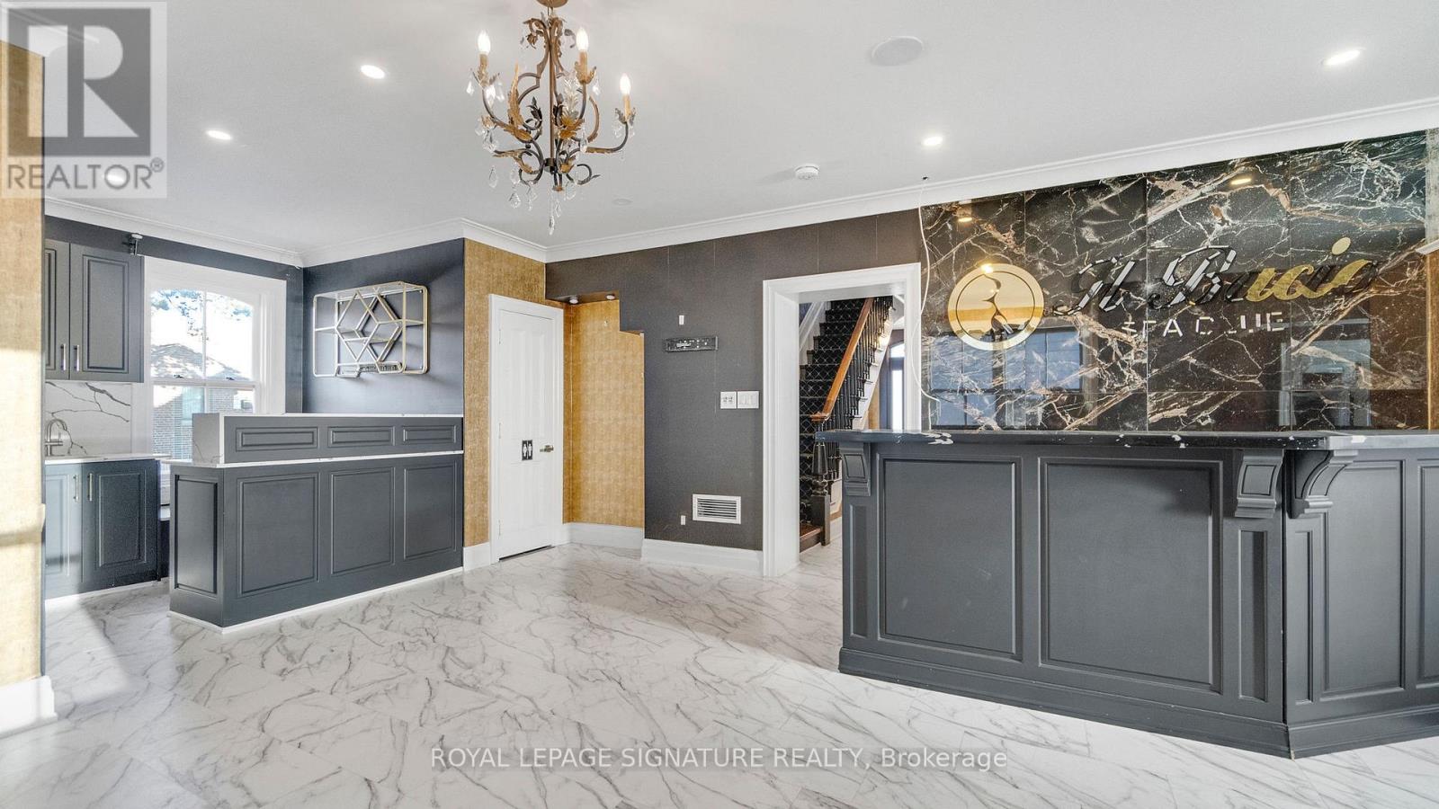 140 Trafalgar Road, Oakville (Oo Old Oakville), Ontario  L6J 3G5 - Photo 16 - W12629516