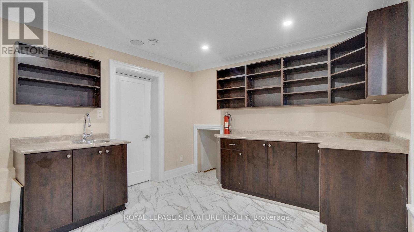 140 Trafalgar Road, Oakville (Oo Old Oakville), Ontario  L6J 3G5 - Photo 30 - W12629516