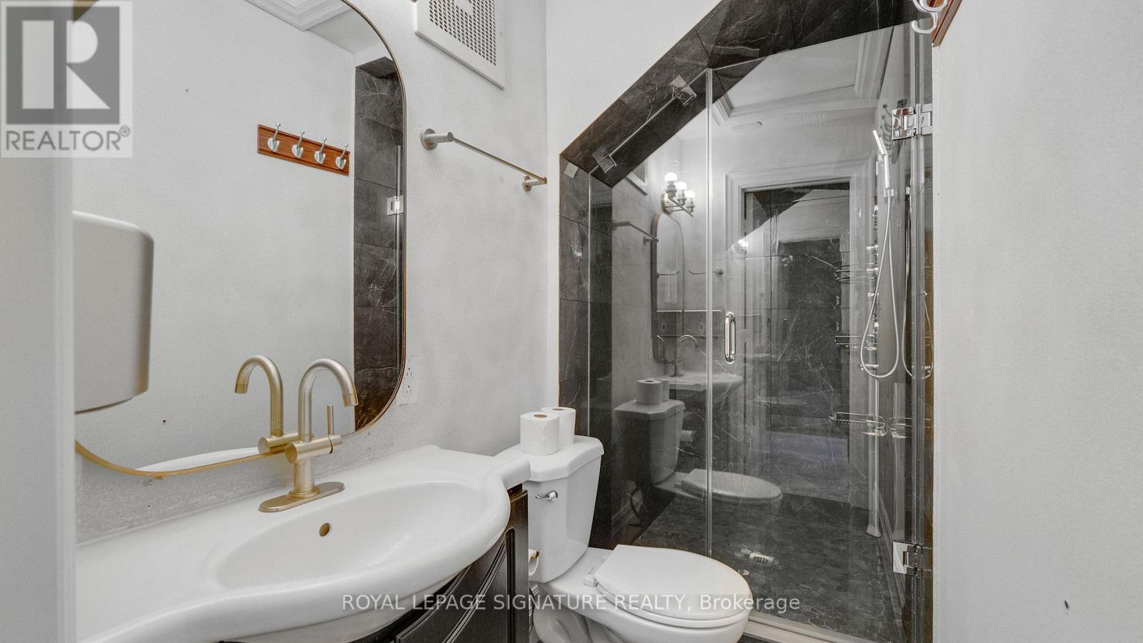 140 Trafalgar Road, Oakville (Oo Old Oakville), Ontario  L6J 3G5 - Photo 31 - W12629516