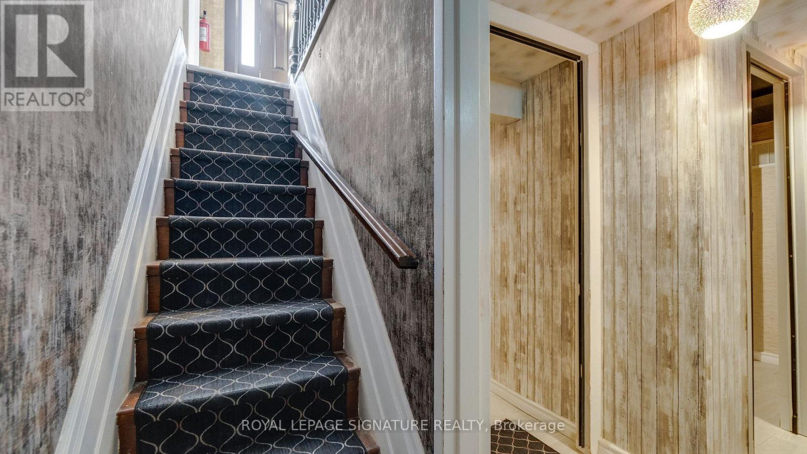 140 Trafalgar Road, Oakville (Oo Old Oakville), Ontario  L6J 3G5 - Photo 32 - W12629516