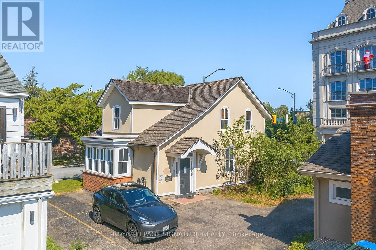 140 Trafalgar Road, Oakville (Oo Old Oakville), Ontario  L6J 3G5 - Photo 5 - W12629516