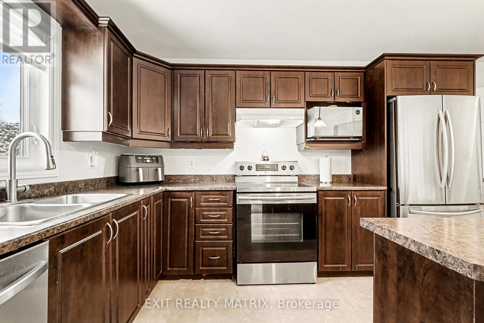 28 Honore Crescent, The Nation, Ontario  K0A 2M0 - Photo 6 - X12629624
