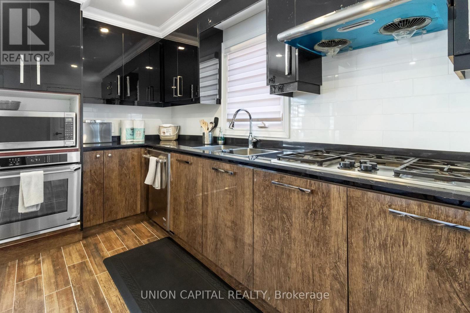 186 Lincoln Road W, Fort Erie (Crystal Beach), Ontario  L0S 1B0 - Photo 6 - X12629368