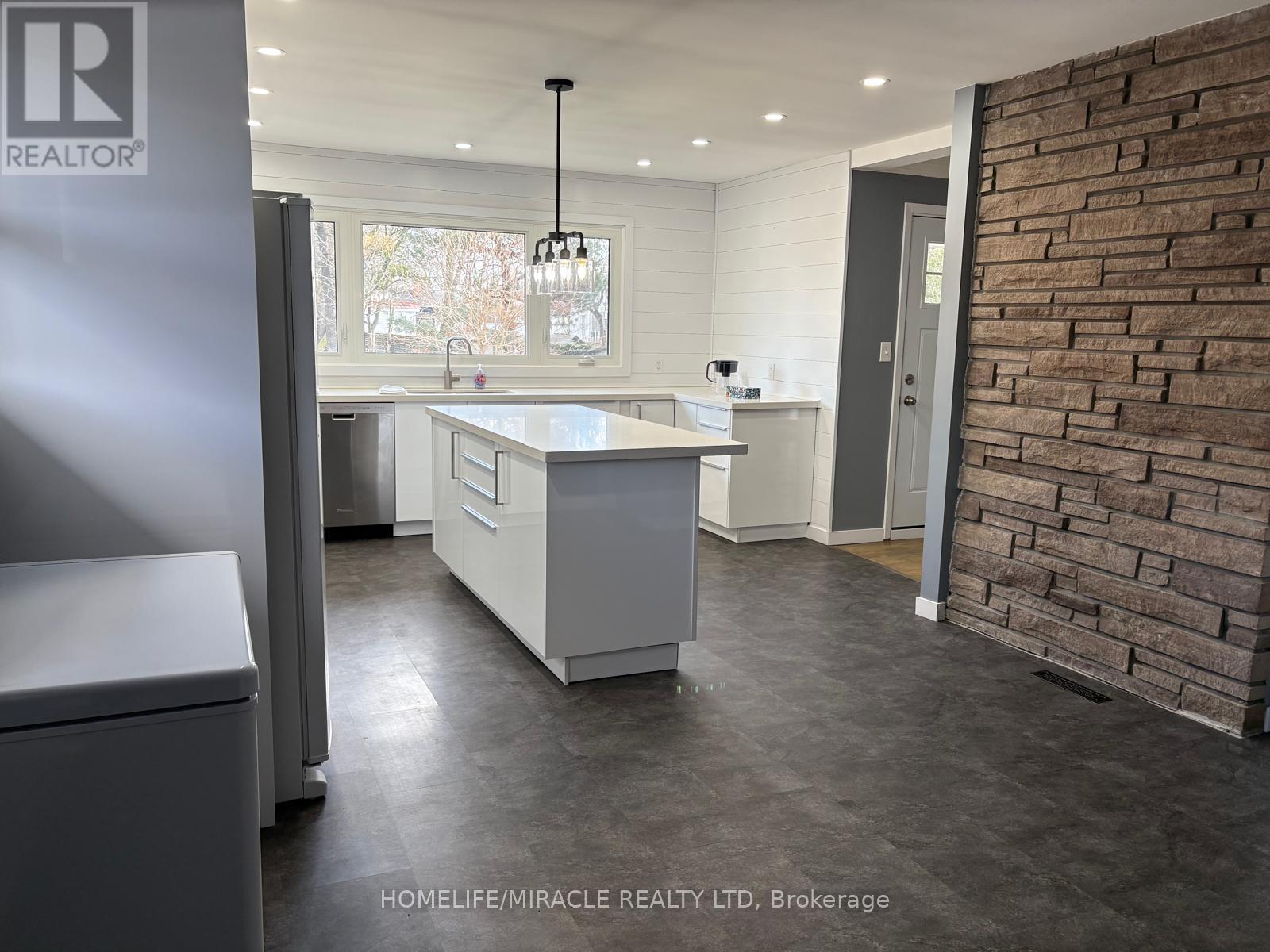 312 Grantham Avenue, St. Catharines (Carlton/bunting), Ontario  L2M 5A6 - Photo 12 - X12629494