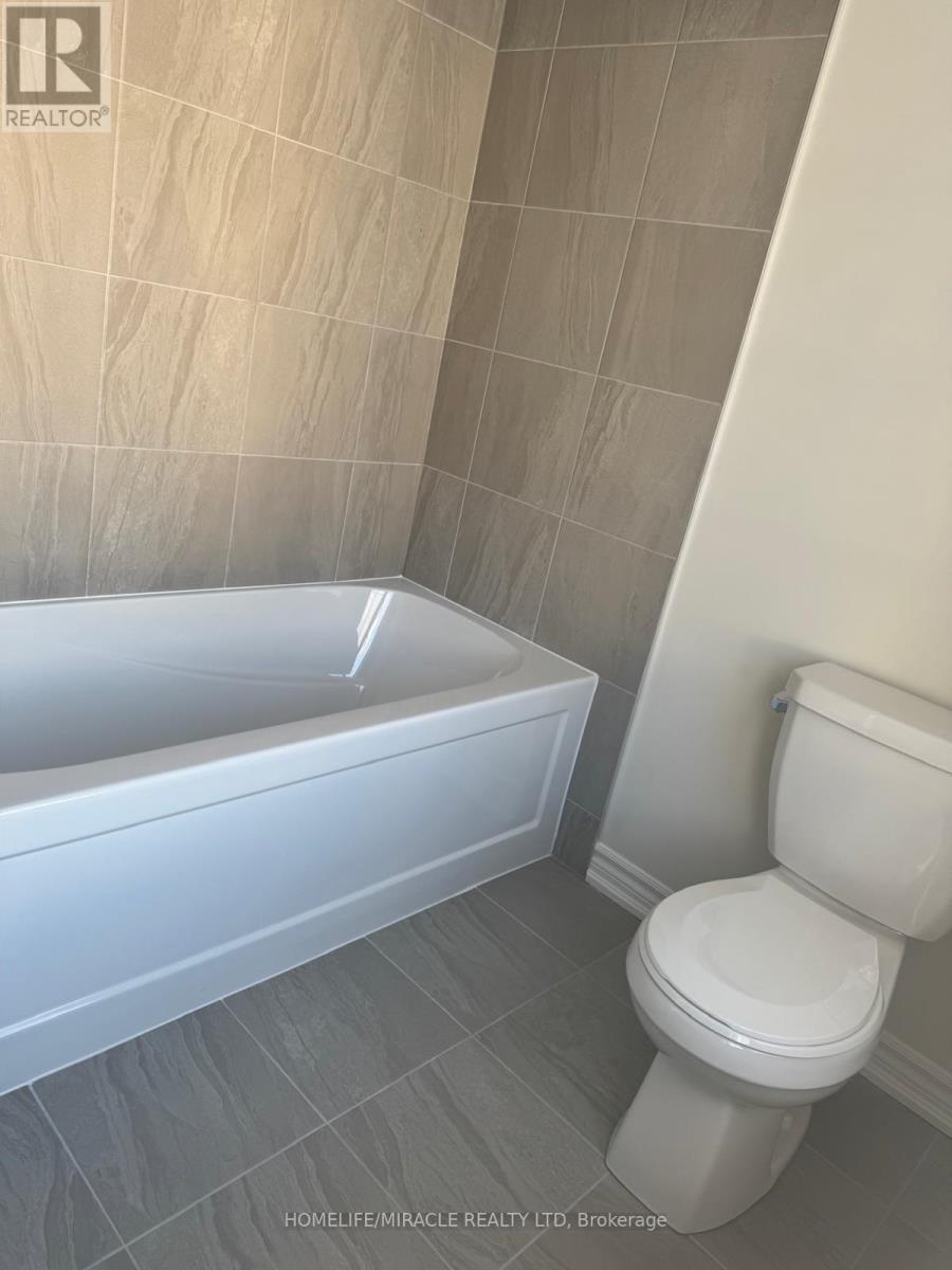 165 Beechwood Forest Lane, Gravenhurst, Ontario  P1P 0H8 - Photo 17 - X12629502