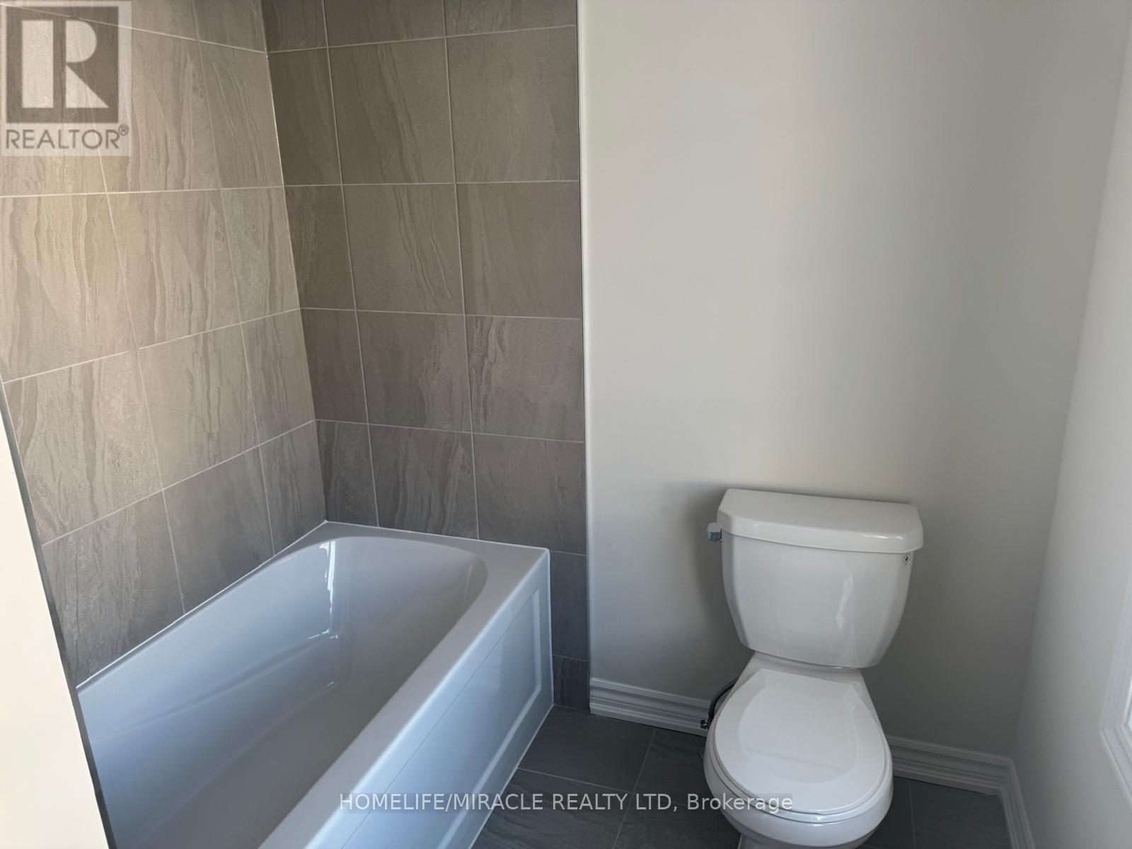 165 Beechwood Forest Lane, Gravenhurst, Ontario  P1P 0H8 - Photo 18 - X12629502